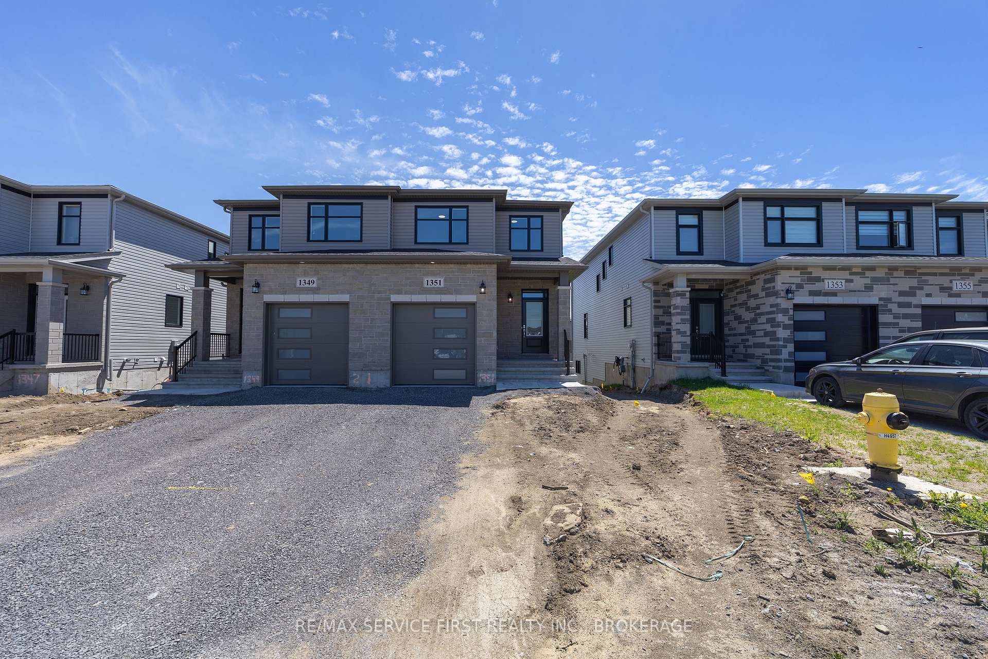 1351 Woodfield Crescent, Kingston — photo 3 of 5