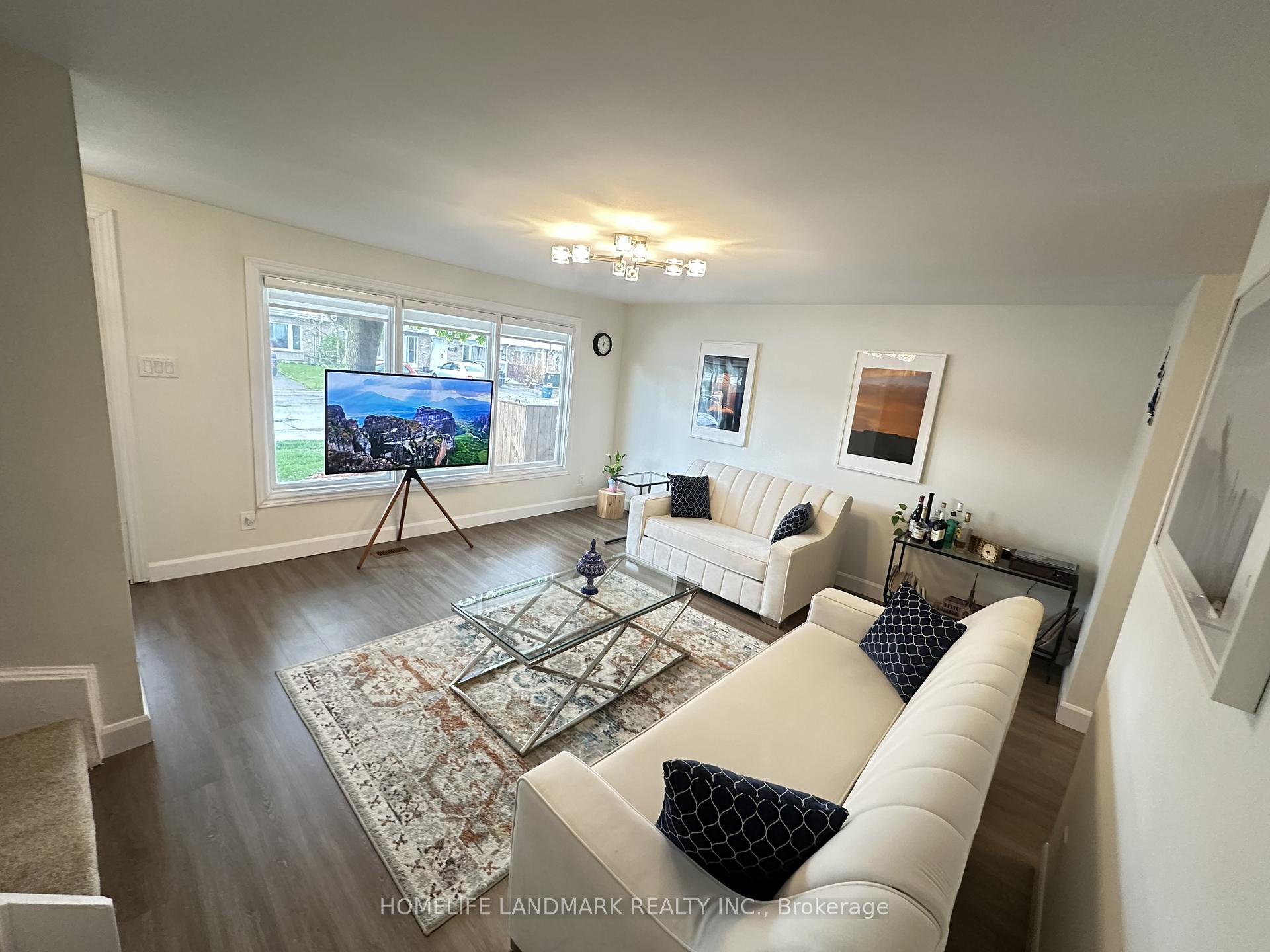 754 Parkview Crescent, Cambridge — photo 3 of 5