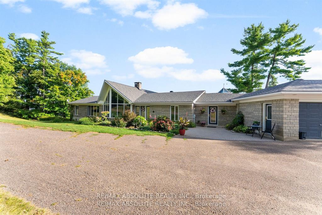 1724 River Road, McNab/Braeside — photo 2 of 5
