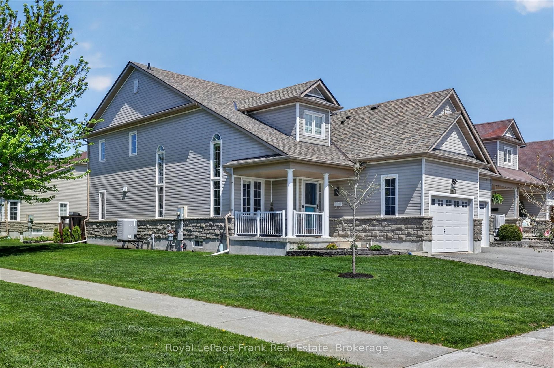 200 Cowling Heights, Peterborough — photo 4 of 5