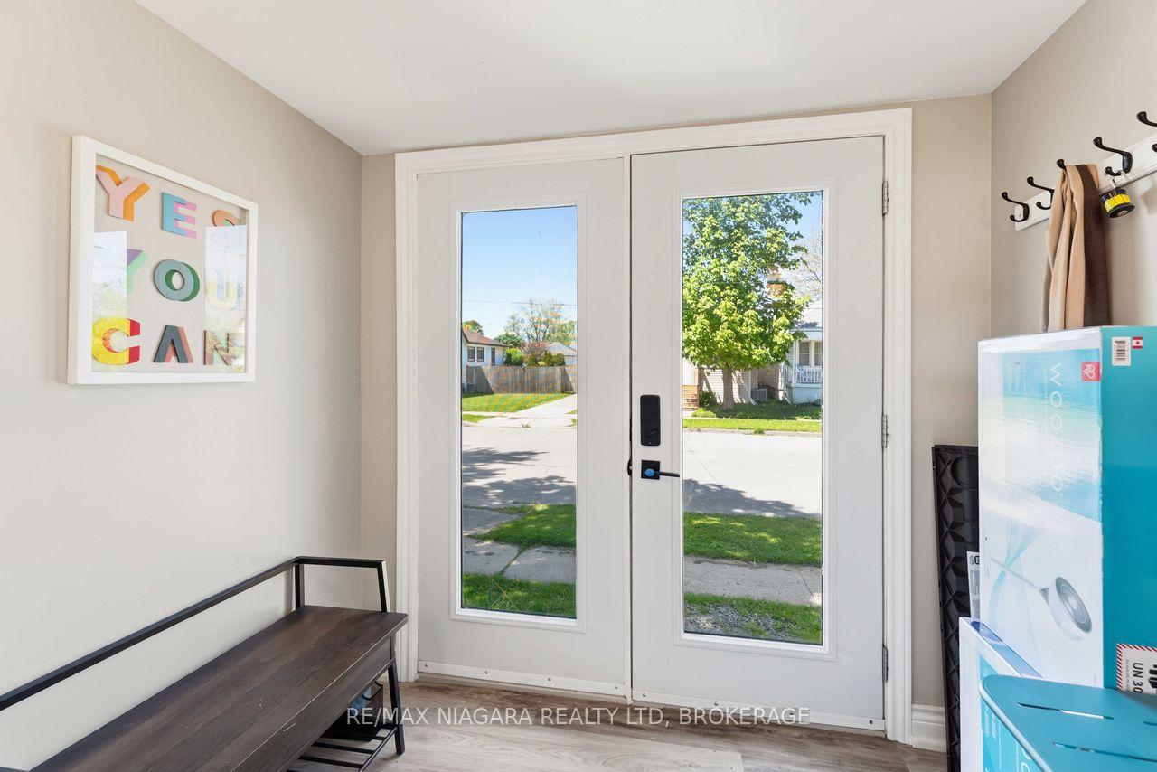 77 Semley Avenue, Welland — photo 4 of 5