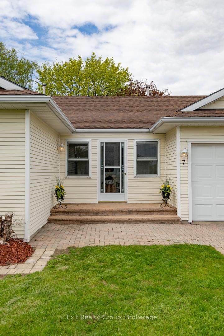 7 Cretney Drive, Prince Edward County — photo 4 of 5