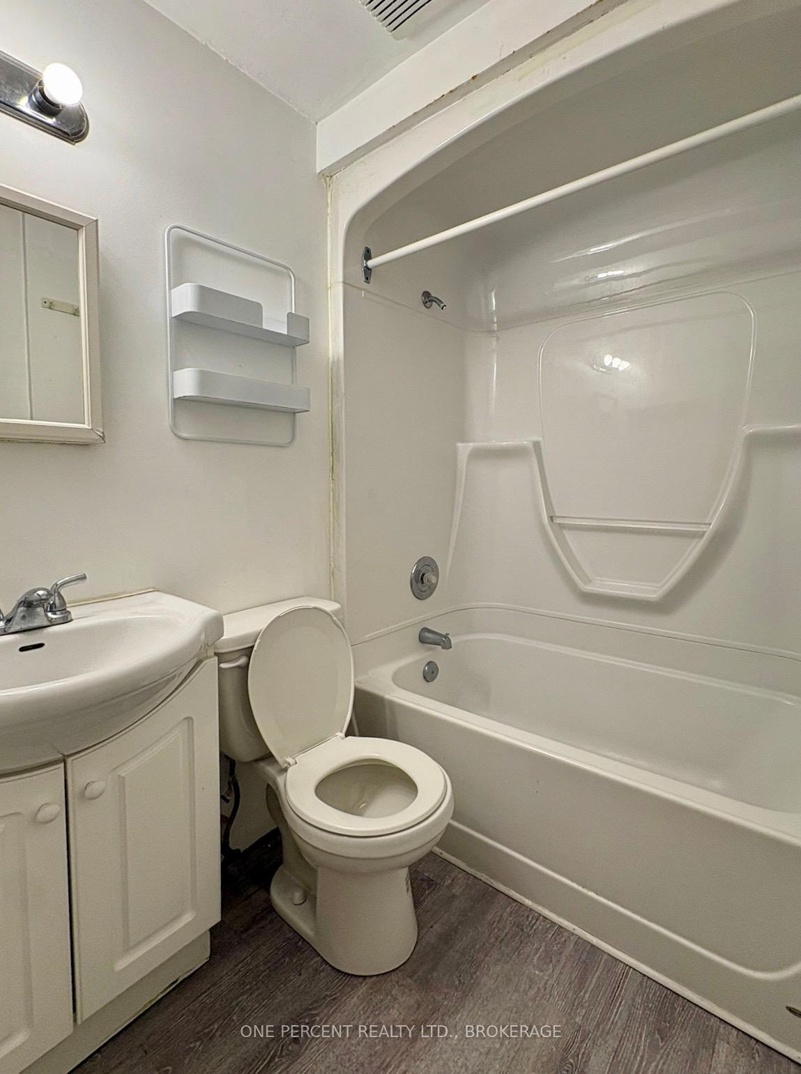 382 Earl Street 1, Kingston — photo 4 of 5