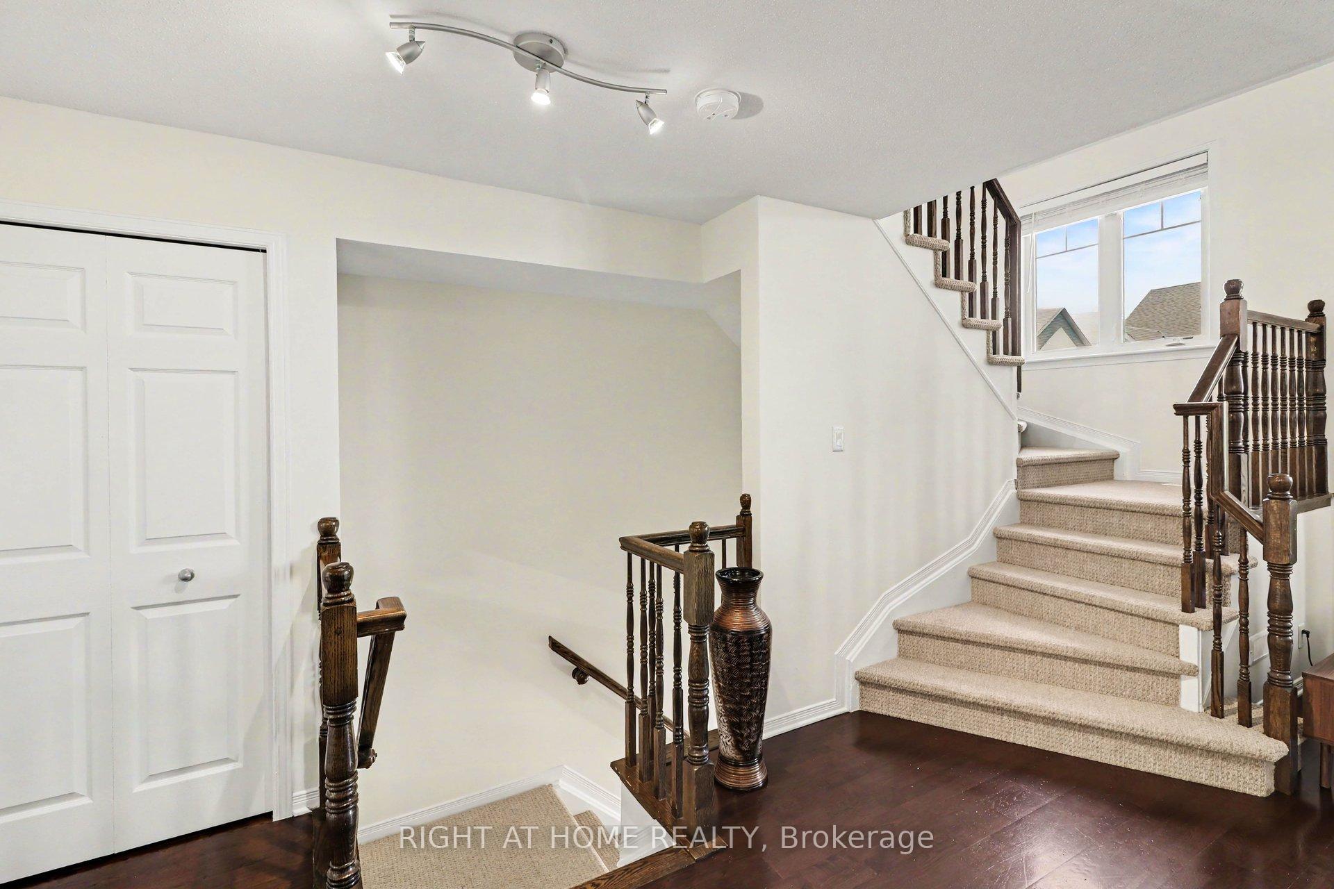 572 Reardon Private 7, Hunt Club - South Keys and Area — photo 5 of 5