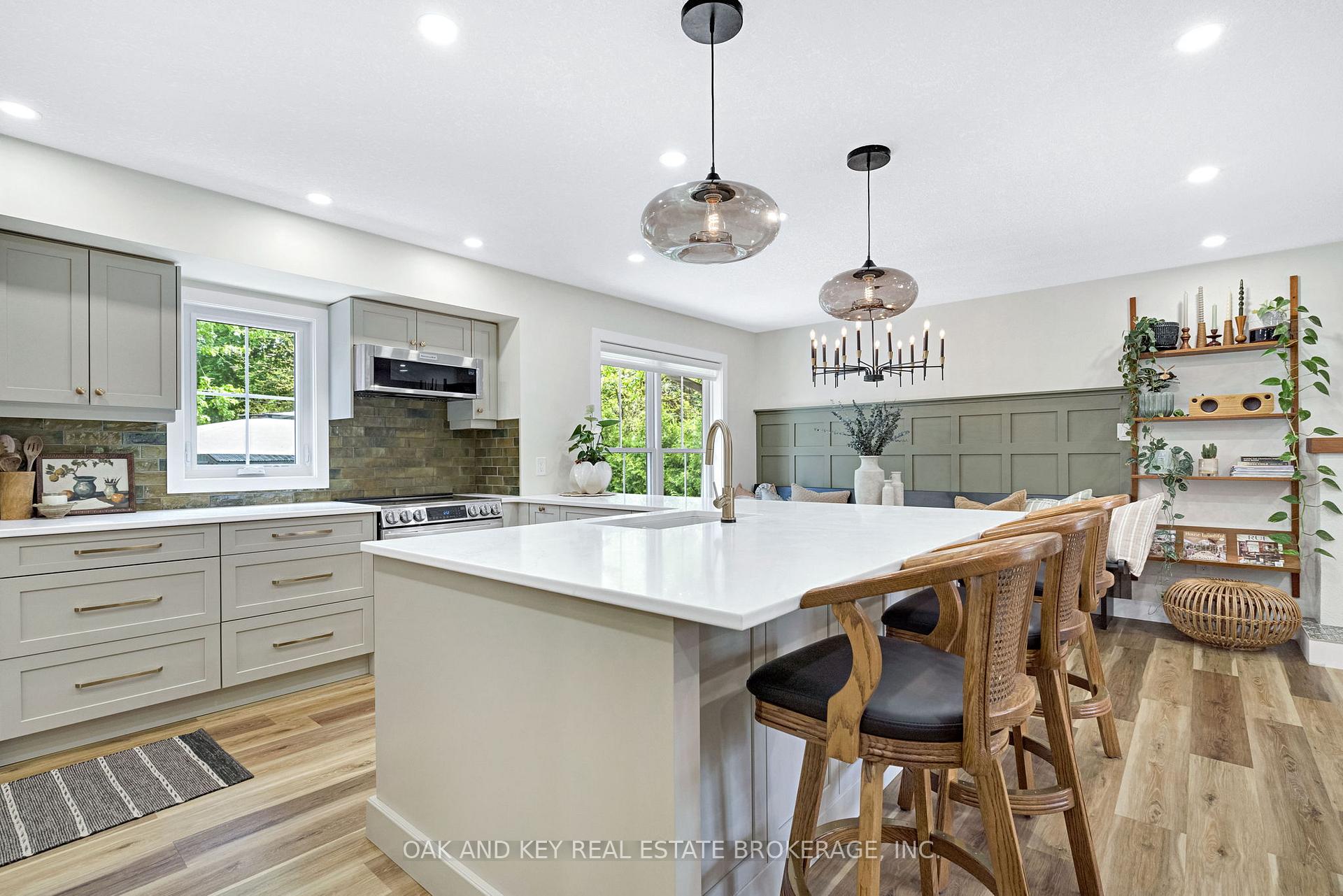 639 Headley Drive, London North — photo 3 of 5