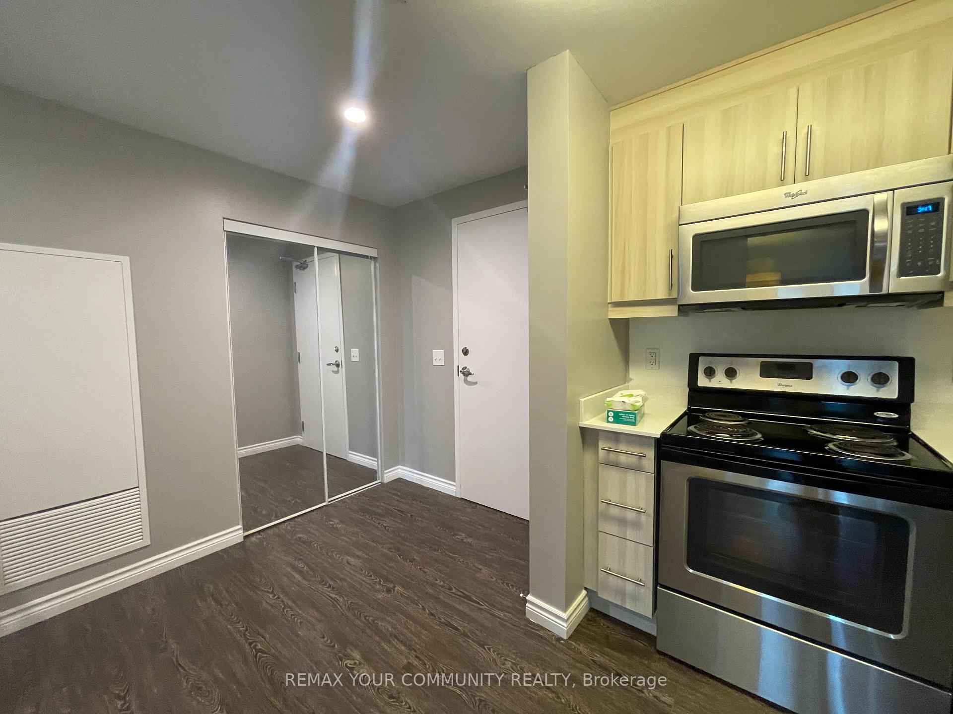 158 King Street N B-603, Waterloo — photo 3 of 5