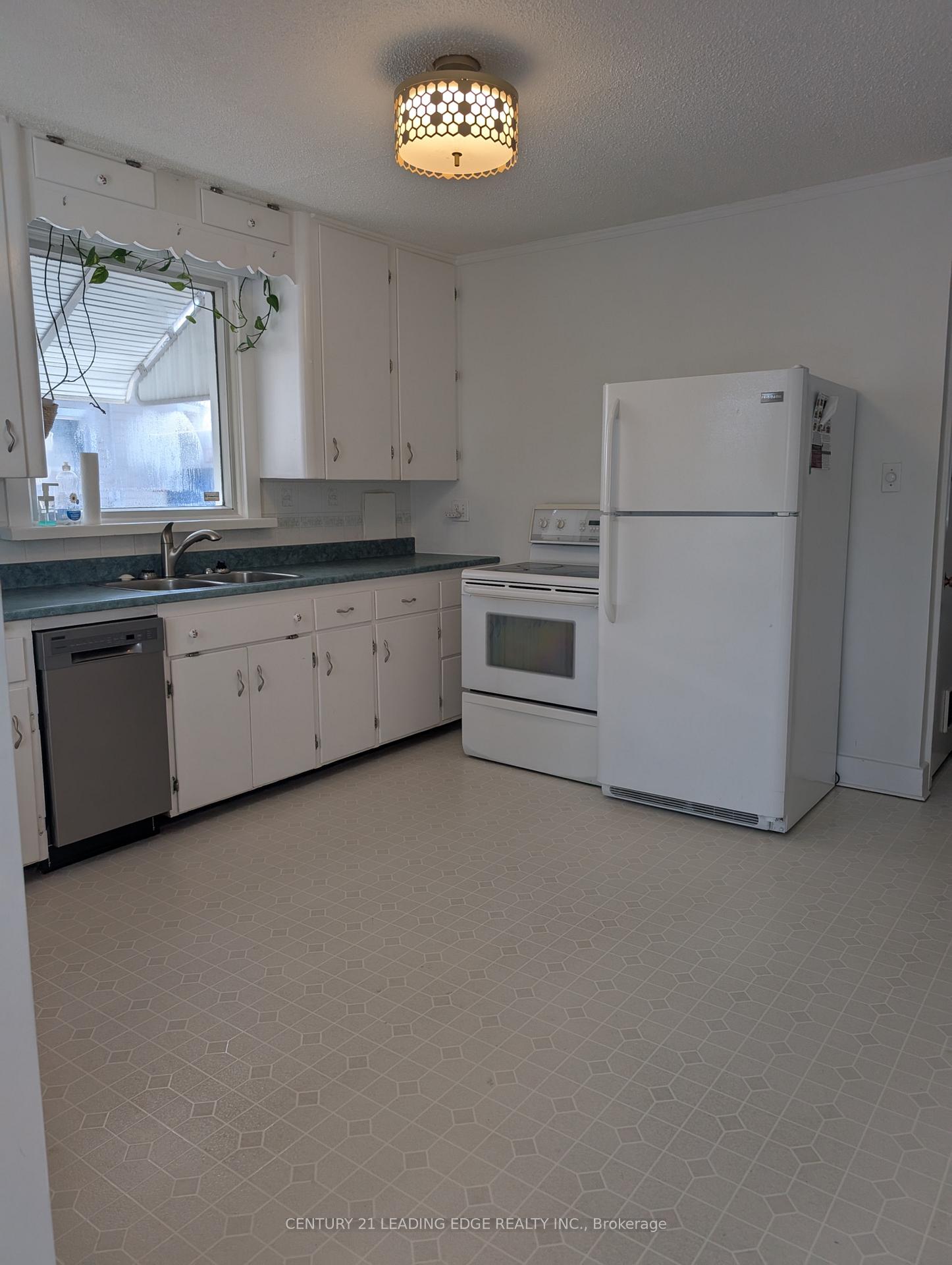 44 Macdonald Street S, Arnprior — photo 3 of 5