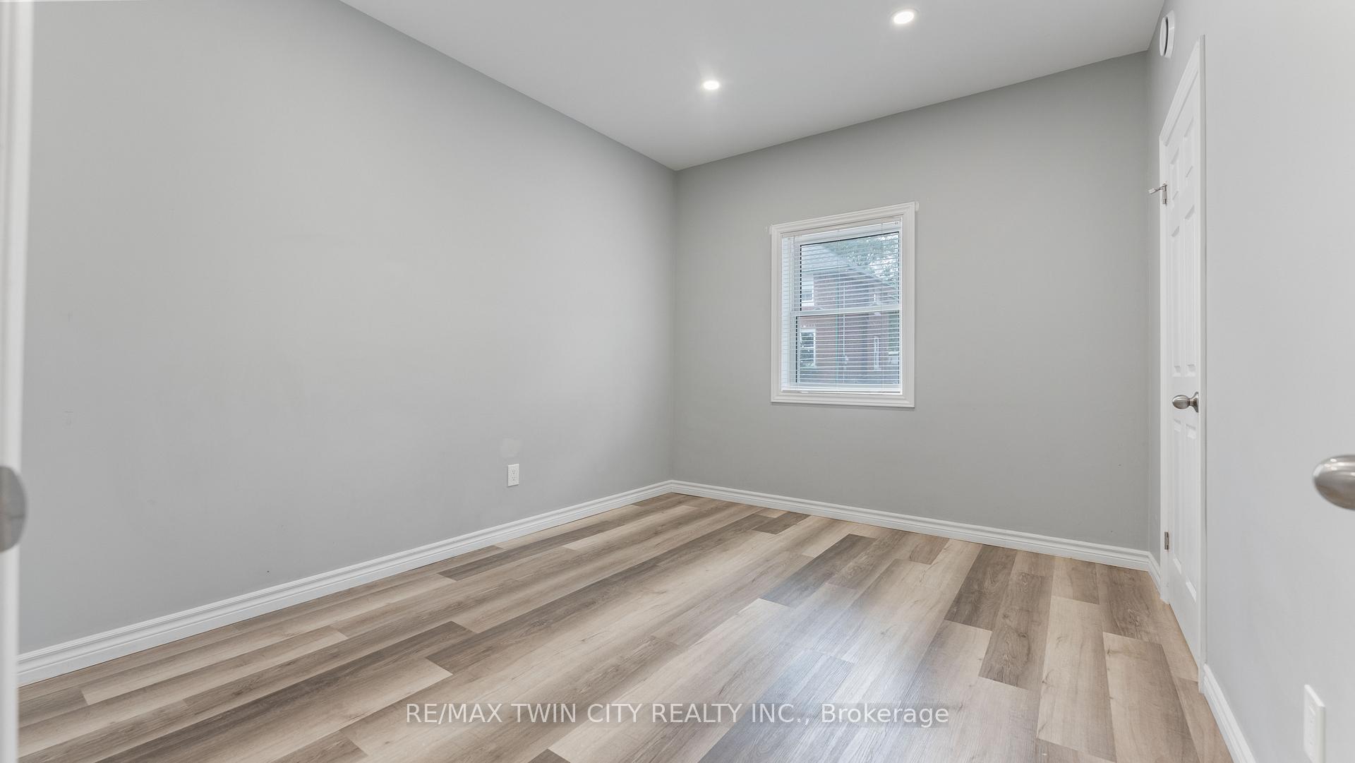 140 N Superior Street N, Brantford — photo 5 of 5