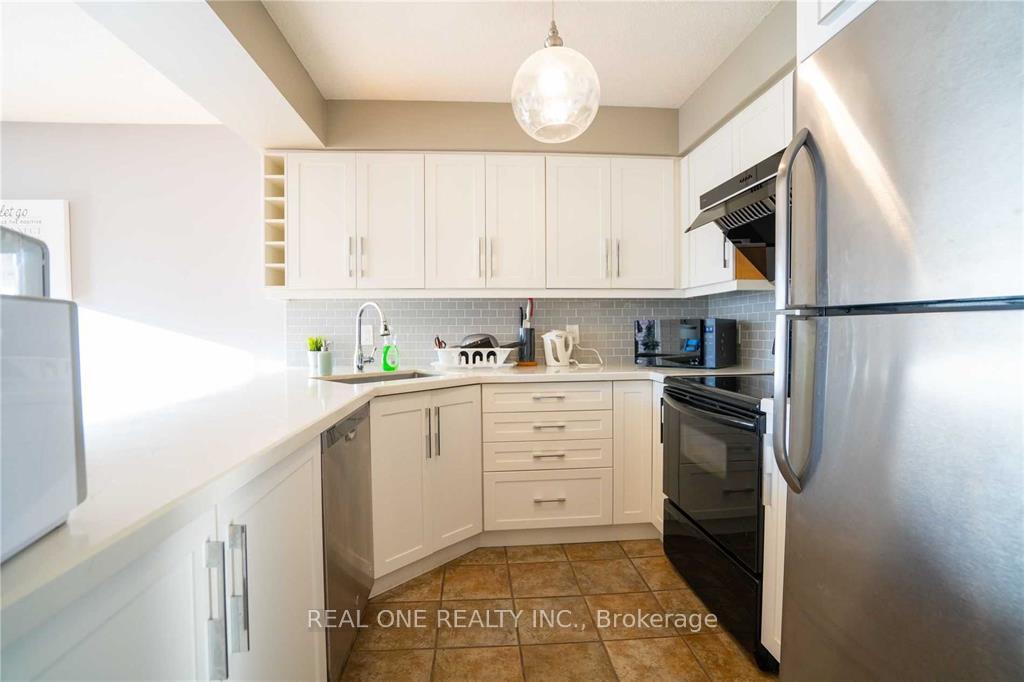 499 Mariner Drive, Waterloo — photo 4 of 5