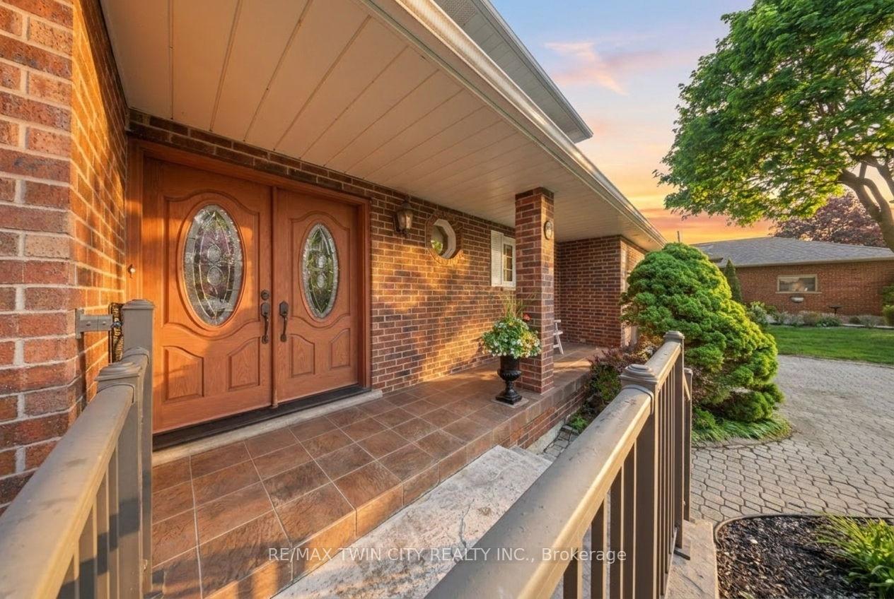 10 Riva Ridge, Brantford — photo 5 of 5