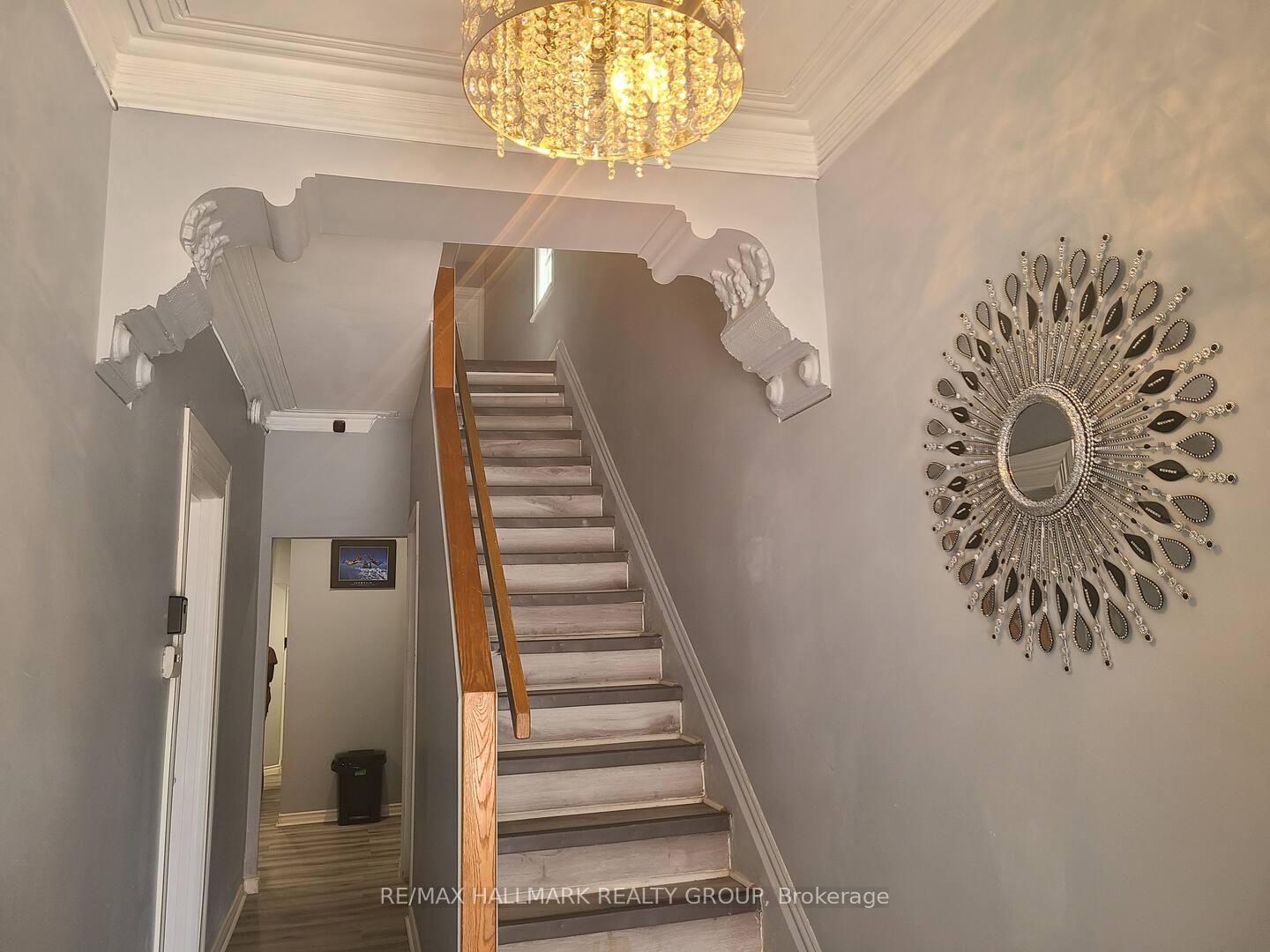 474 SOMERSET Street W, Ottawa Centre — photo 2 of 5
