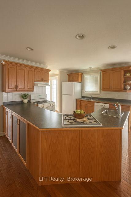 680 Trailview Drive, Peterborough — photo 3 of 5
