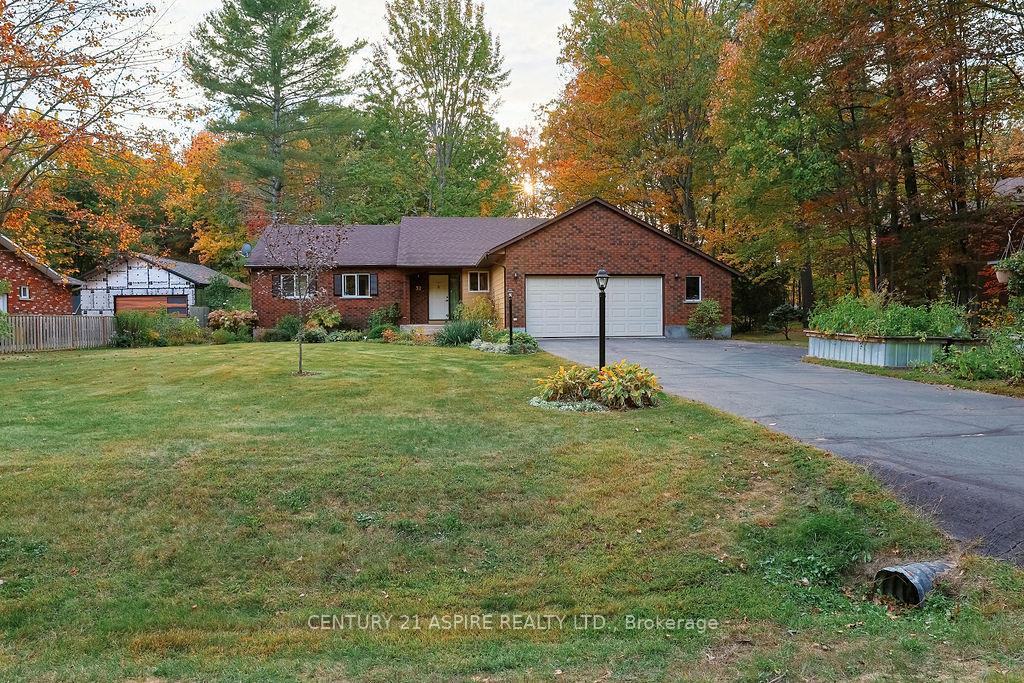 32 Country Lane, Petawawa, ON K8H 3J9 — Petawawa, Ontario