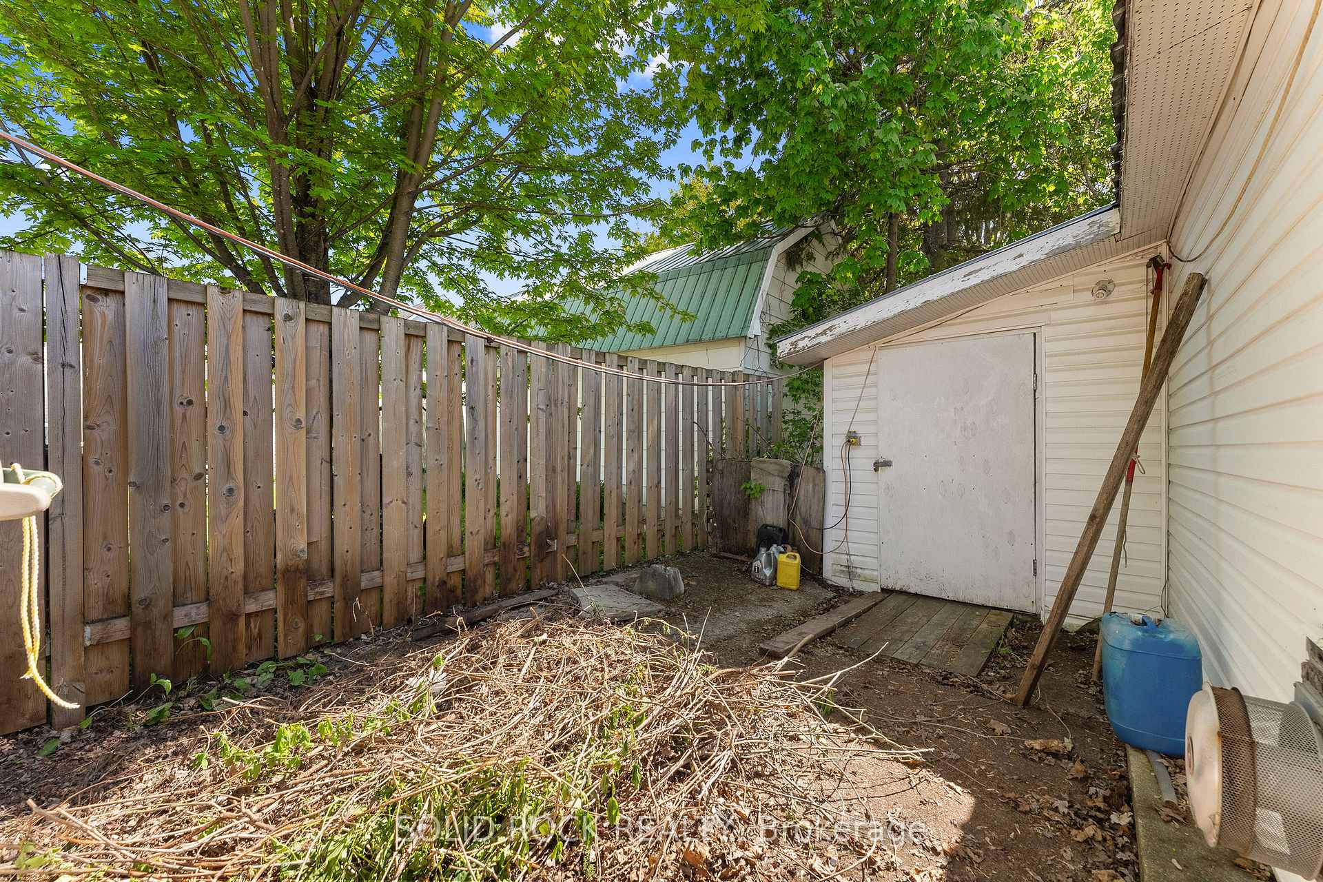 38 Hugh Street S, Arnprior — photo 4 of 5