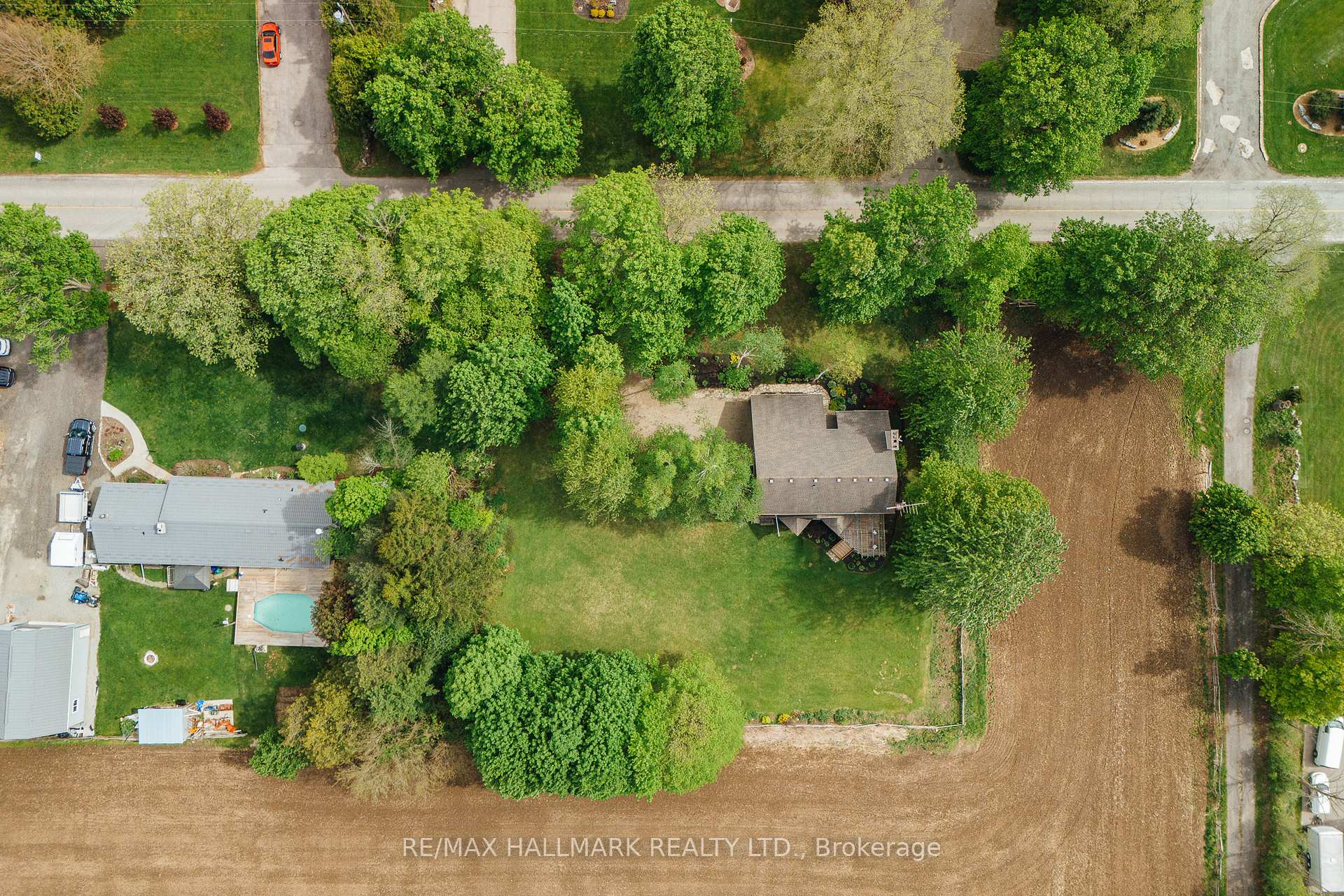 1998 Morrison Road, North Dumfries — photo 2 of 5