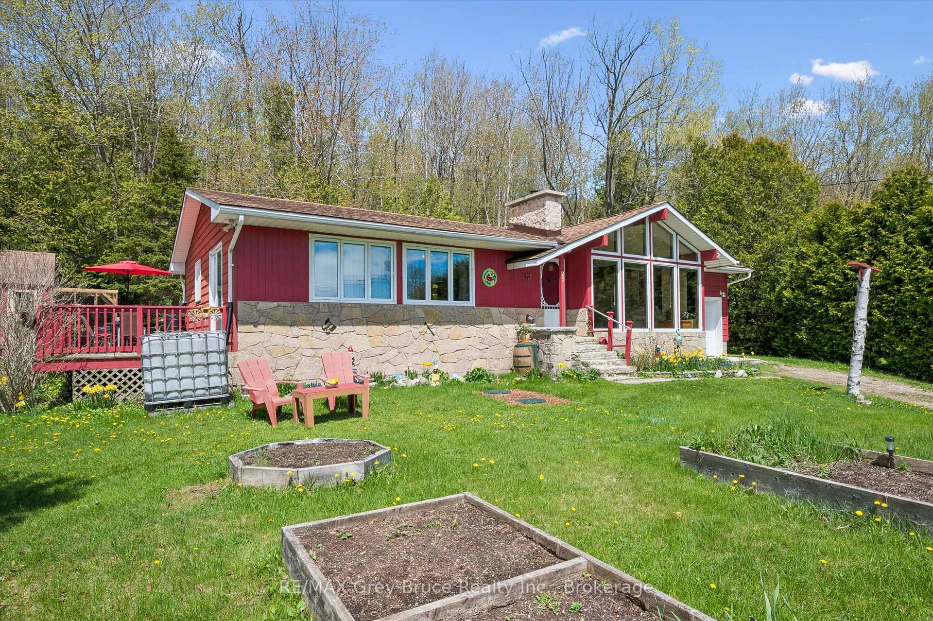 25 Shoreline Drive, Northern Bruce Peninsula — photo 2 of 5