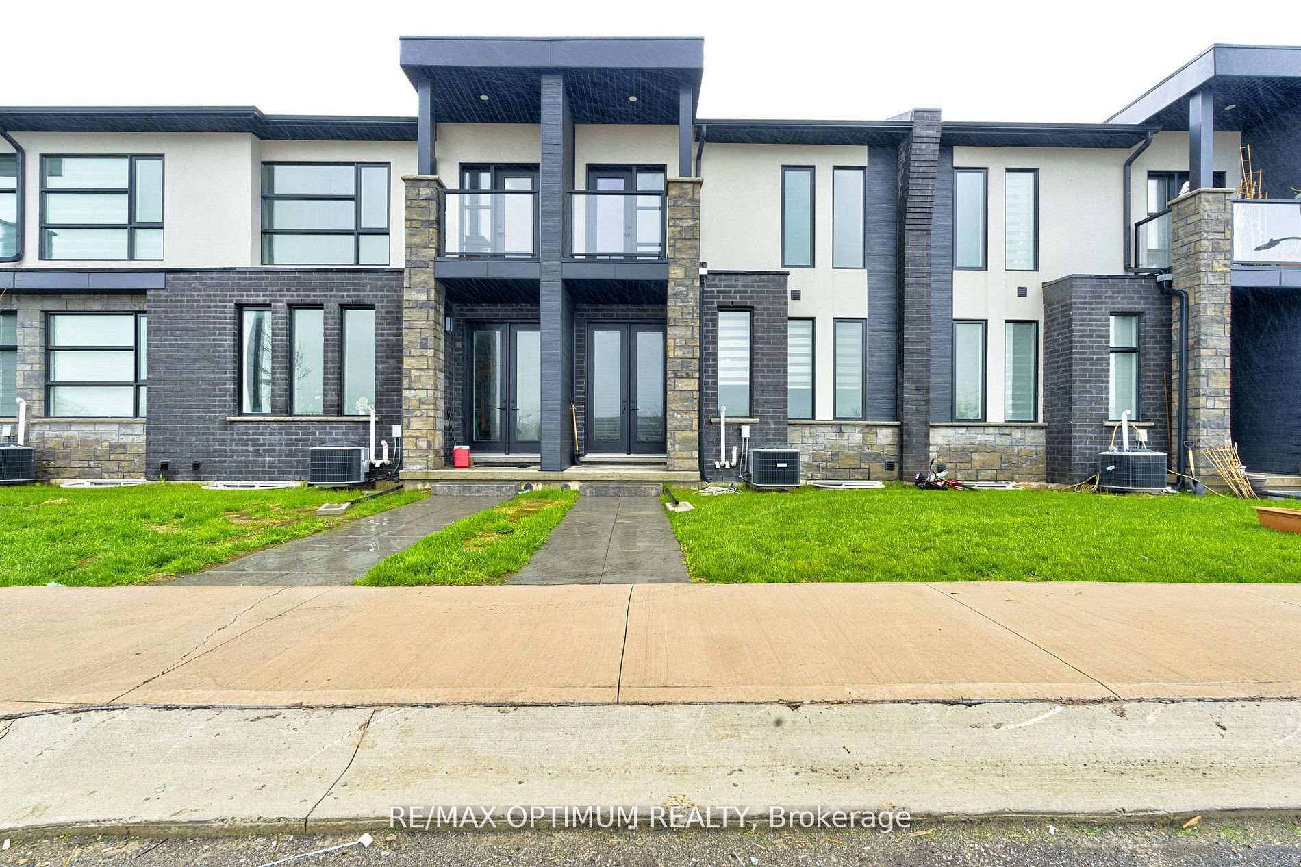 64 Keystone Trail, Welland — photo 2 of 5