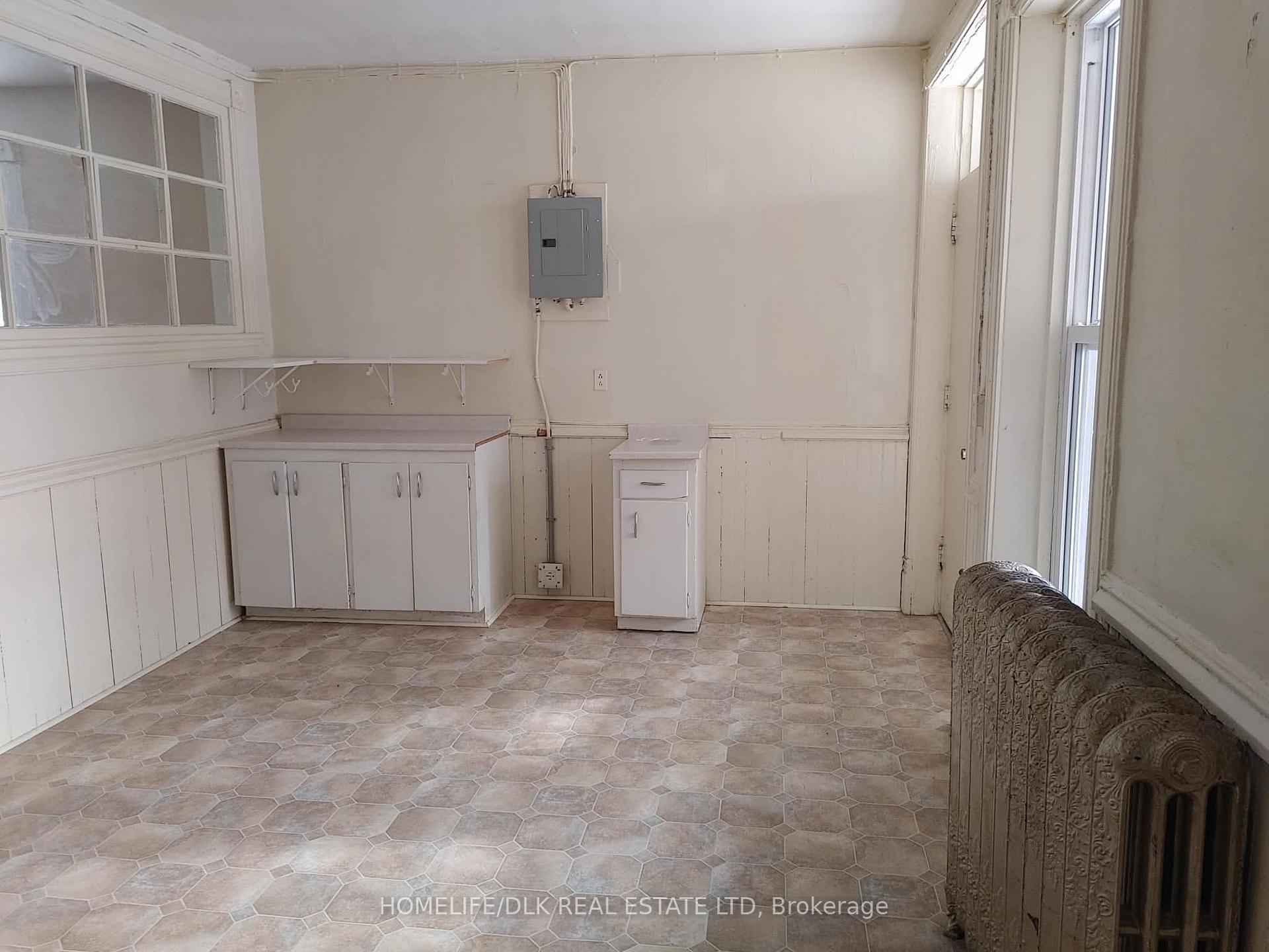 33 King Street W 2, Brockville — photo 3 of 5