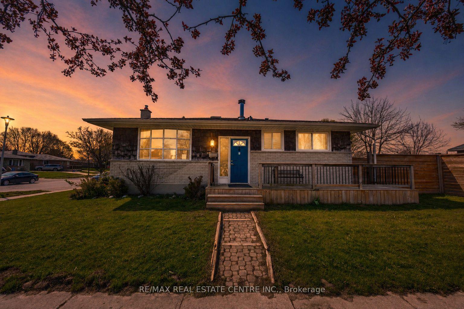 56 Ashbury Avenue E, London South — photo 4 of 5