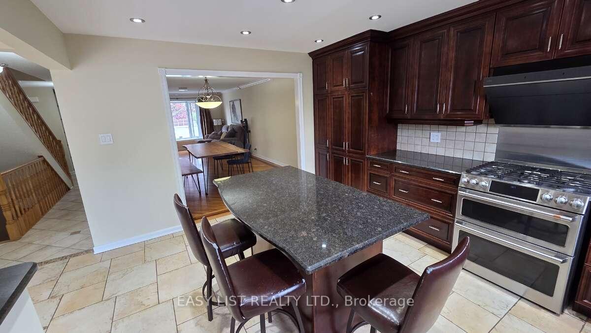 35 Ivylea Street, South of Baseline to Knoxdale — photo 5 of 5