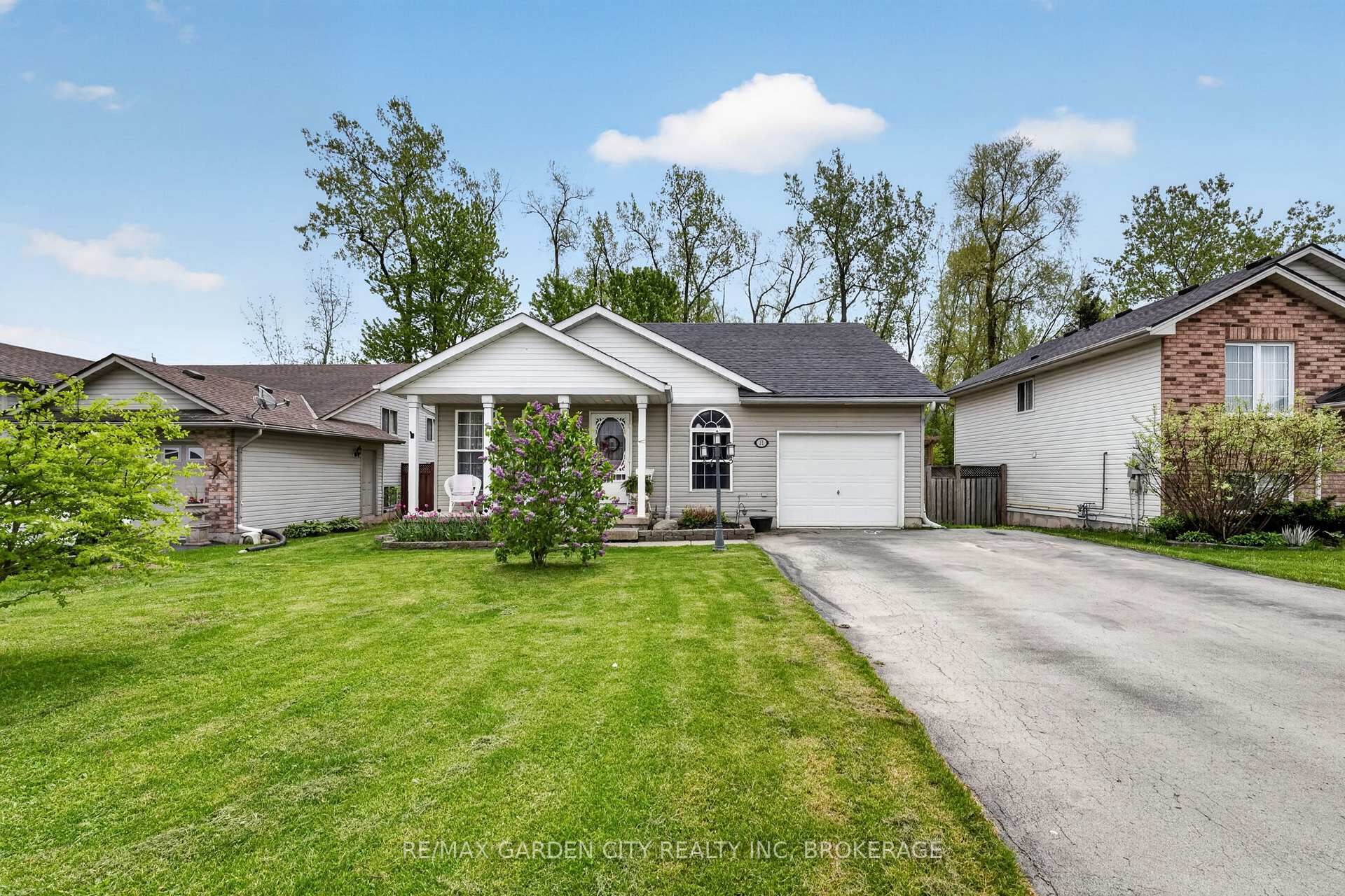 11 Rochelle Crescent, Fort Erie — photo 2 of 5