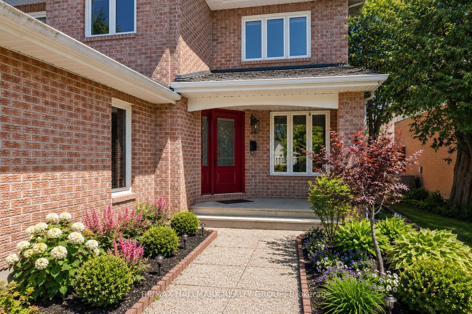 21 Dalecroft Crescent, South of Baseline to Knoxdale — photo 2 of 5