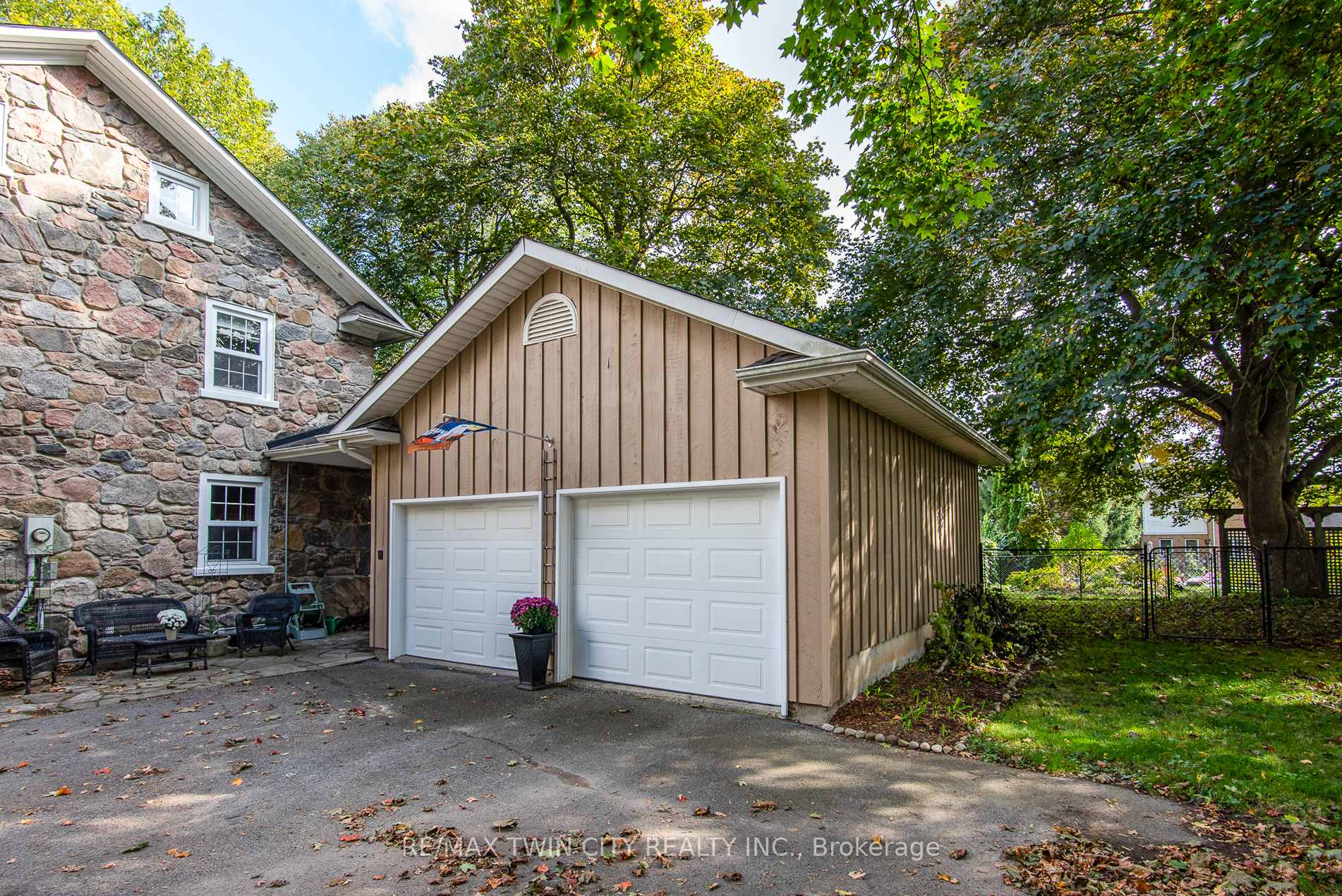 274 Woodridge Drive, Wilmot — photo 3 of 5