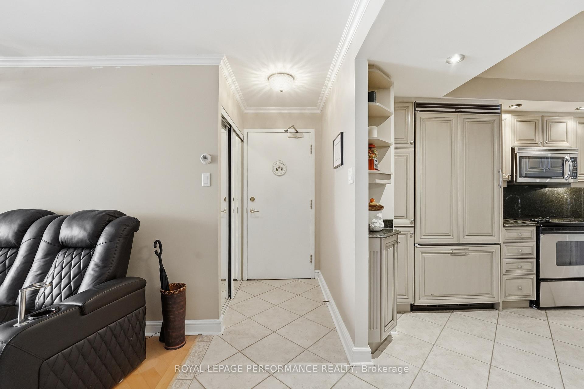 160 George Street 1601, Lower Town - Sandy Hill — photo 3 of 5