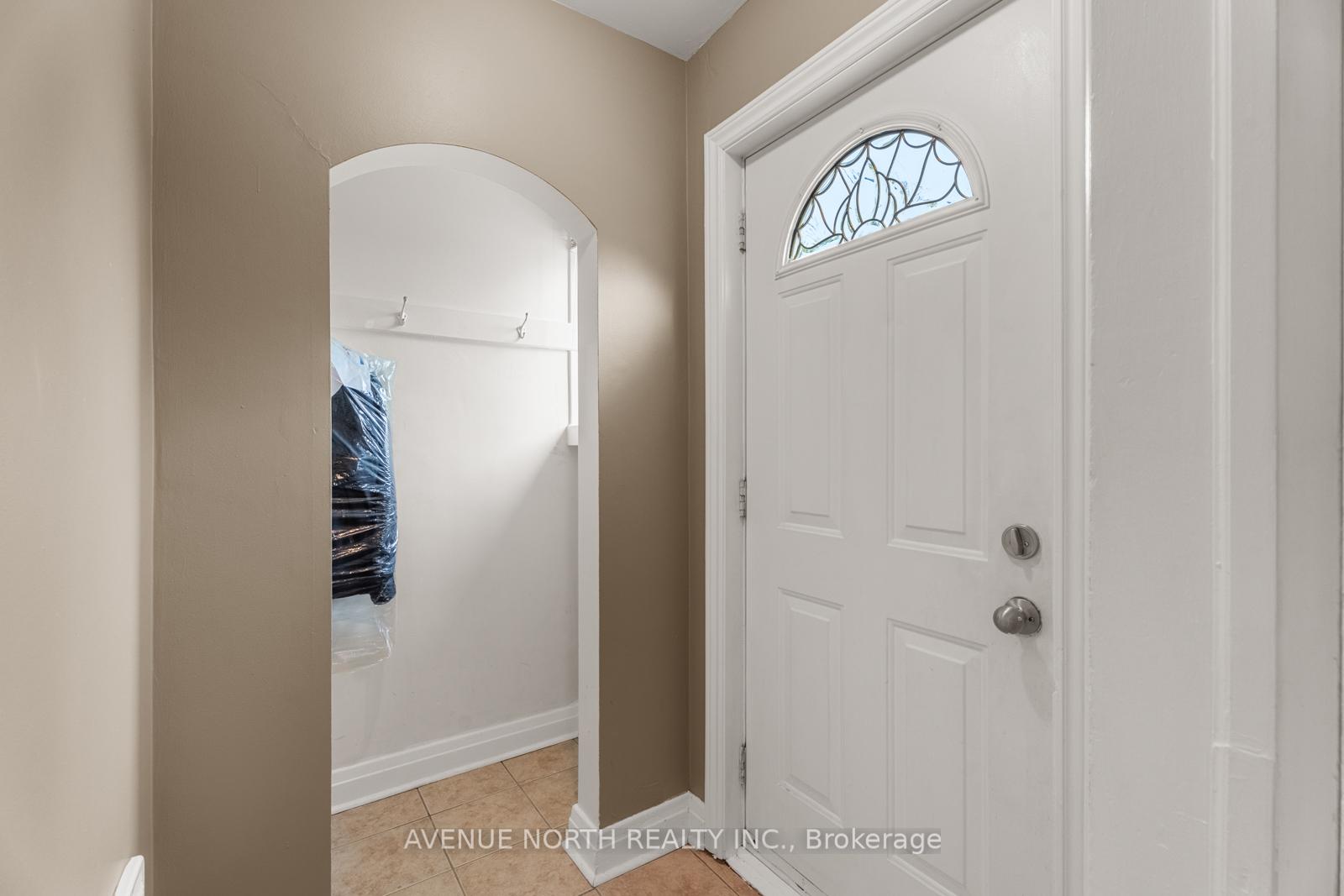 1210 Erie Avenue, Hunt Club - South Keys and Area — photo 4 of 5
