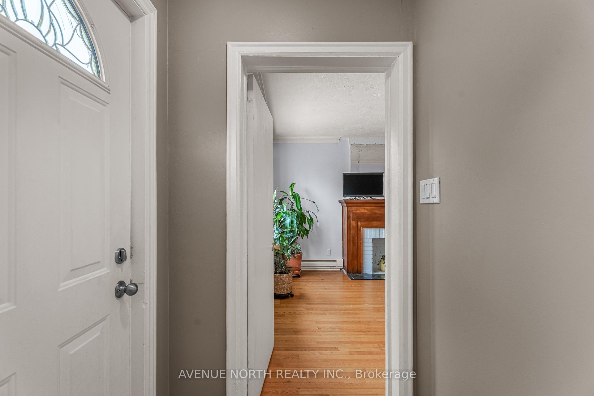1210 Erie Avenue, Hunt Club - South Keys and Area — photo 5 of 5