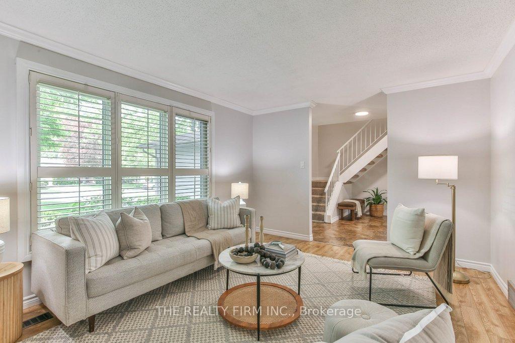 1584 ALDERSBROOK Road, London North — photo 4 of 5