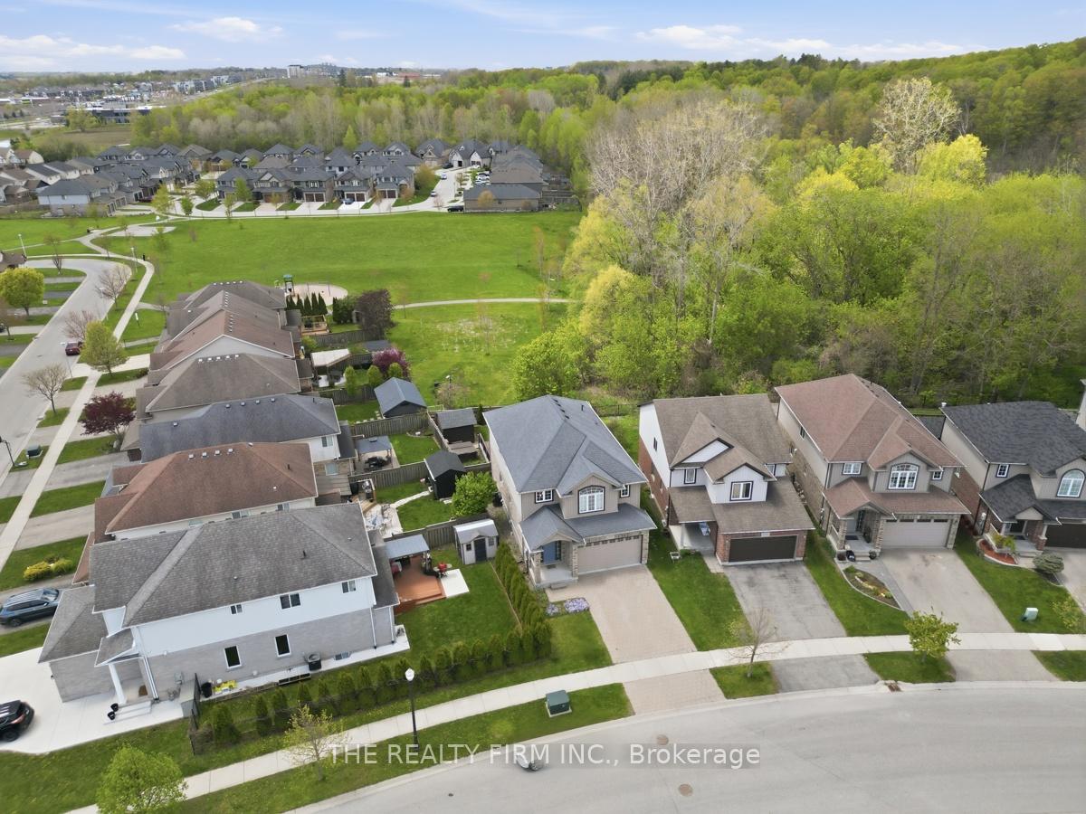 2019 Springridge Drive, London North — photo 3 of 5