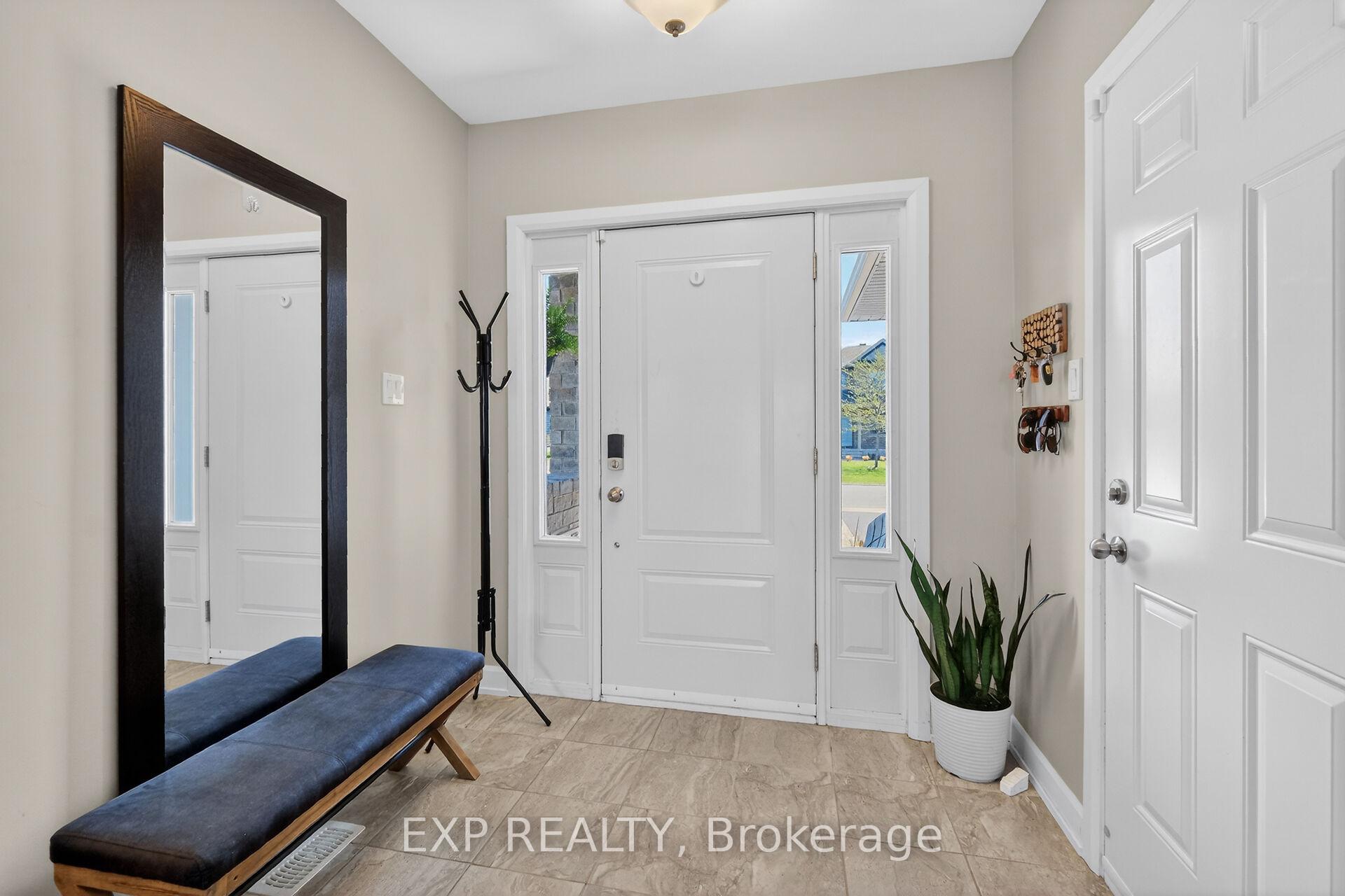 450 Central Park Boulevard, Russell — photo 4 of 5