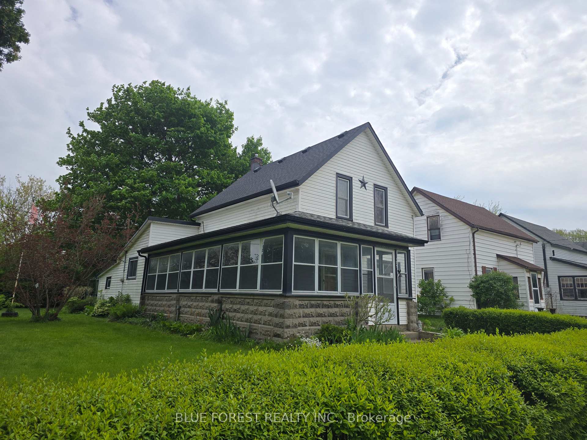 185 Furnival Road, West Elgin — photo 2 of 5