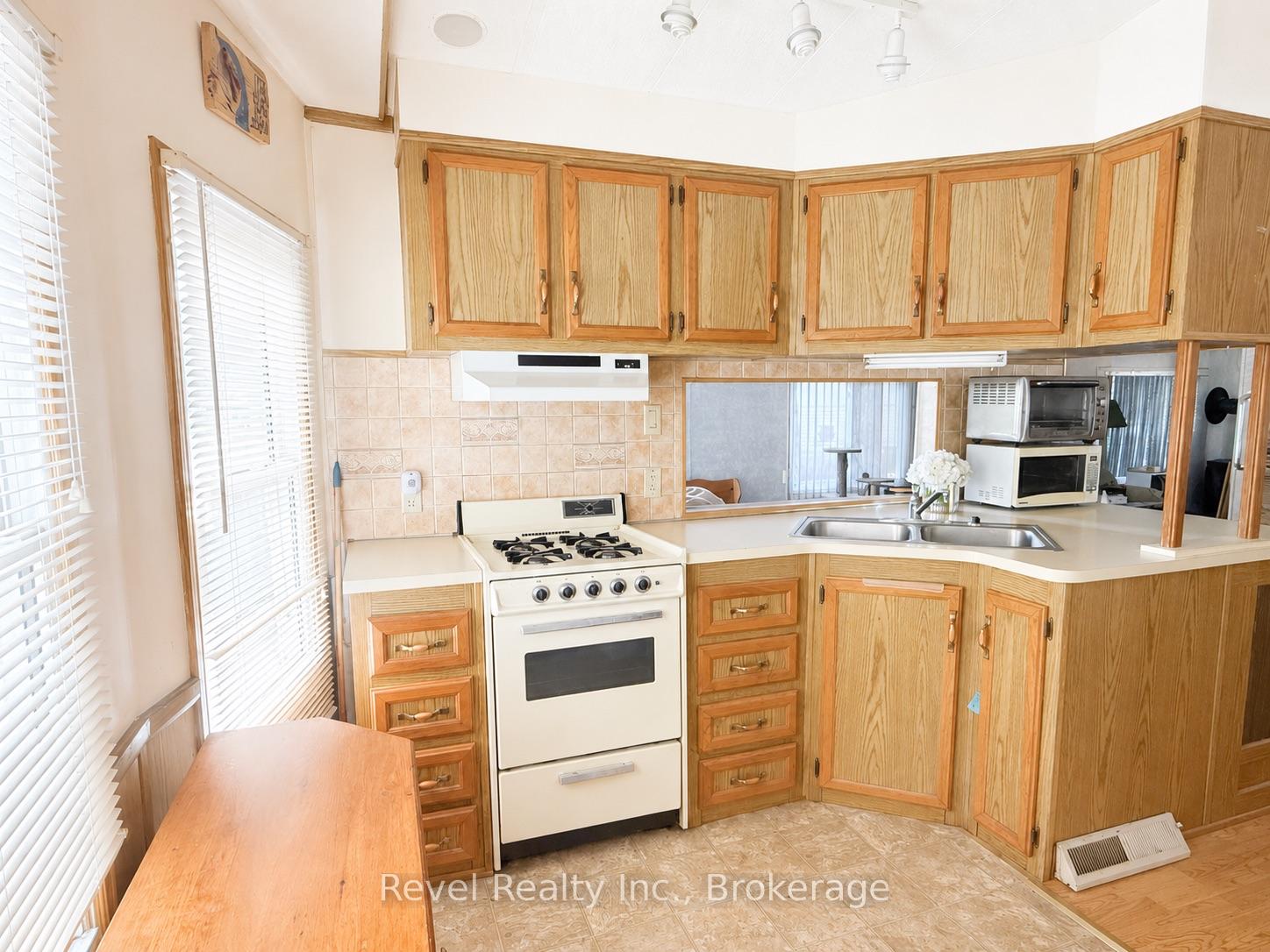 1802 county road 121 Road 308, Kawartha Lakes — photo 3 of 5