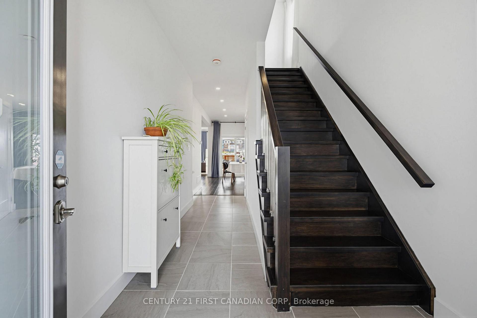 2201 WATEROAK Drive, London North — photo 4 of 5