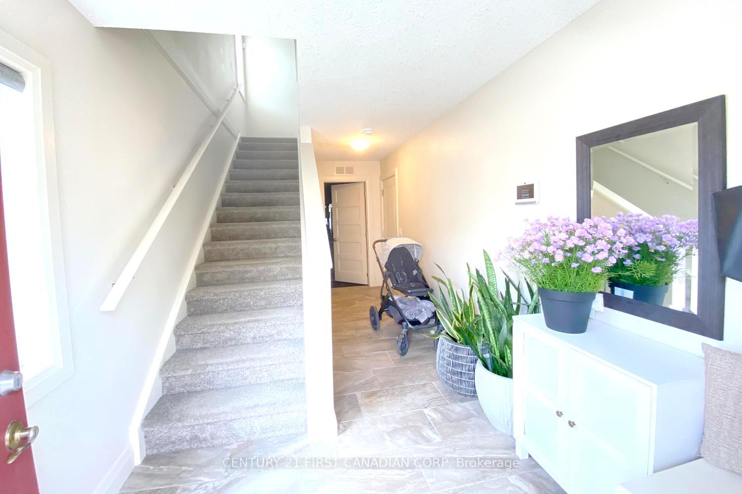 1040 CORONATION Drive 71, London North — photo 5 of 5
