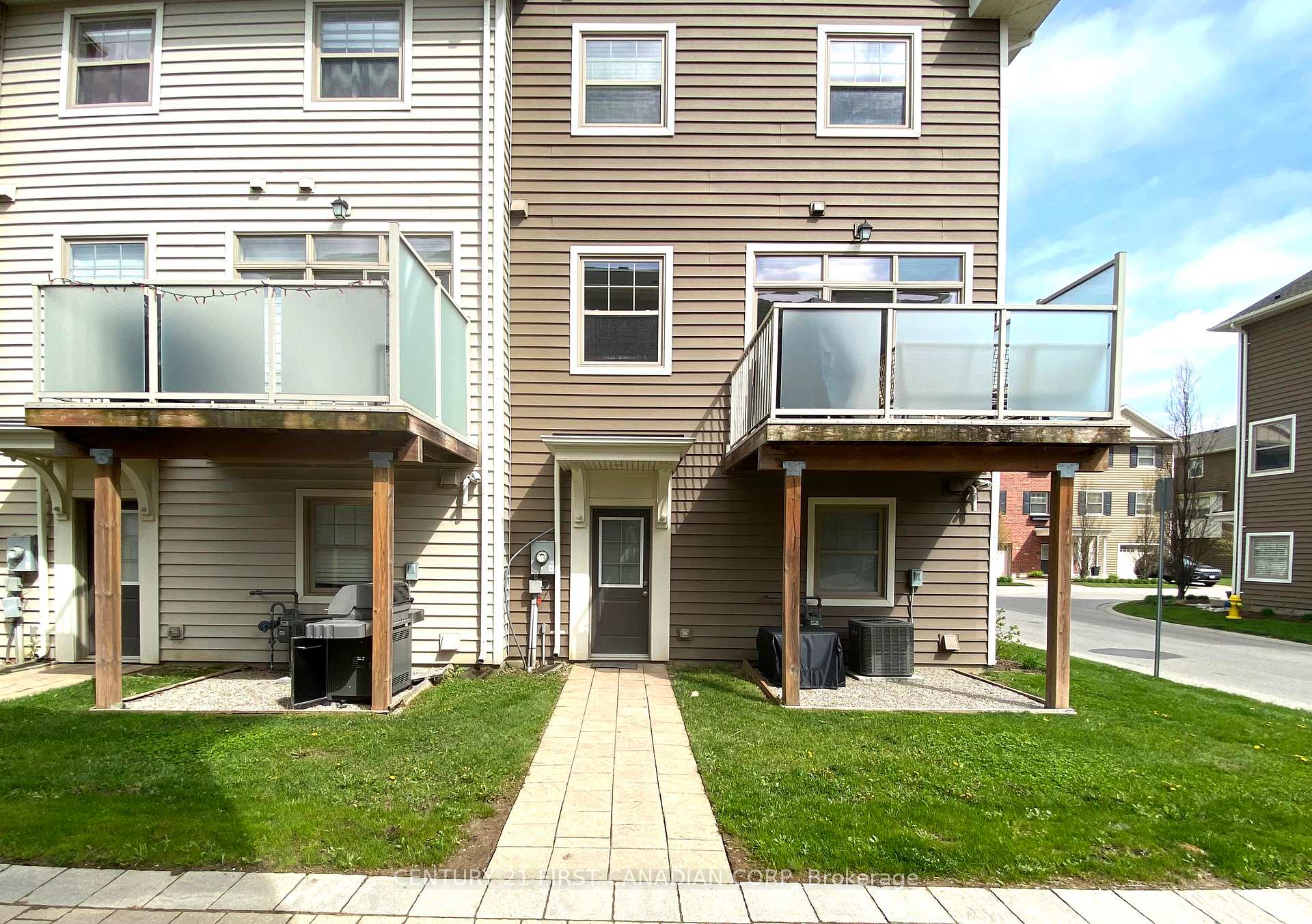 1040 CORONATION Drive 71, London North — photo 4 of 5