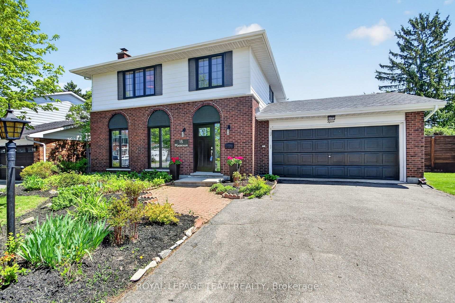 15 Markham Avenue, South of Baseline to Knoxdale, ON K2G 3Z1 — South of Baseline to Knoxdale, Ontario