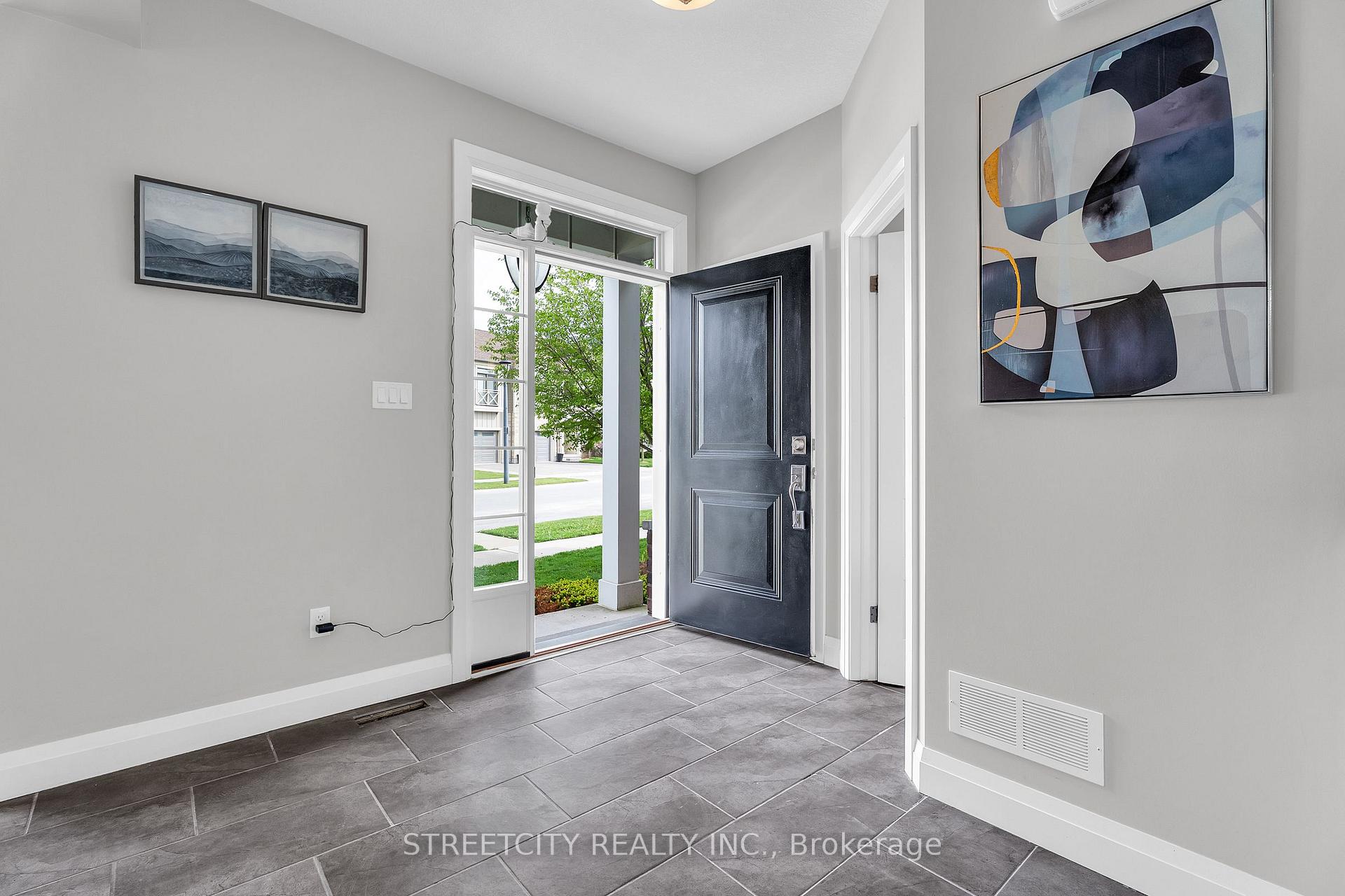 247 Callaway Road, London North — photo 4 of 5