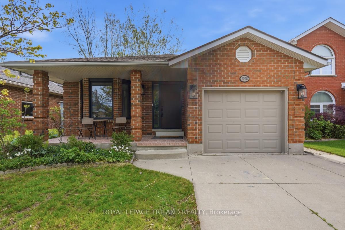 1098 Lawson Road, London North — photo 2 of 5