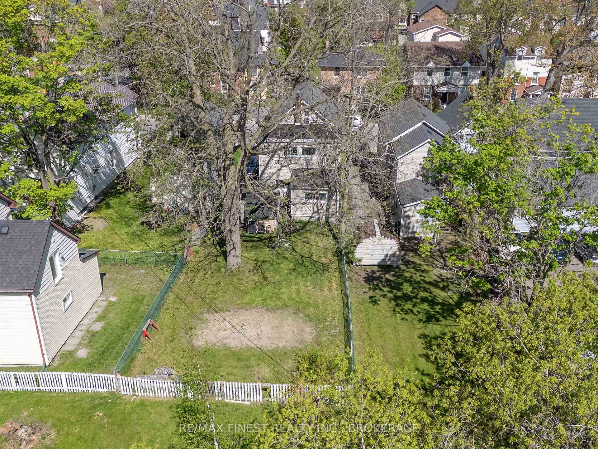 216 Alfred Street, Kingston — photo 2 of 5