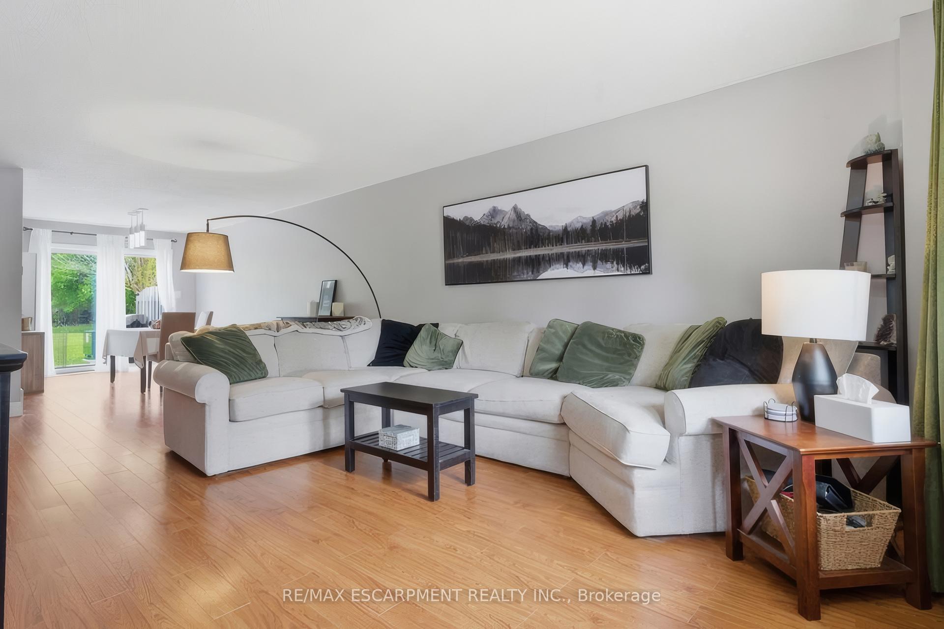653 Albert Street K, Waterloo — photo 4 of 5