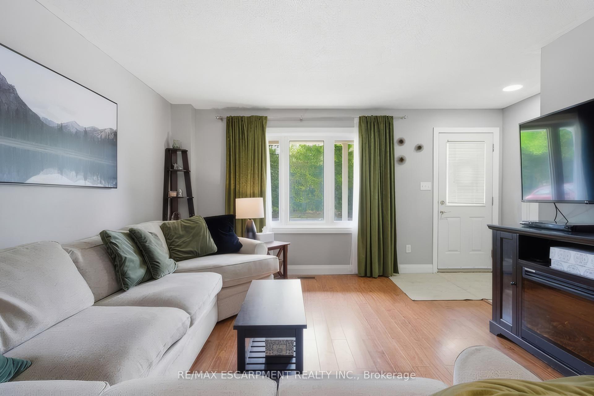 653 Albert Street K, Waterloo — photo 5 of 5