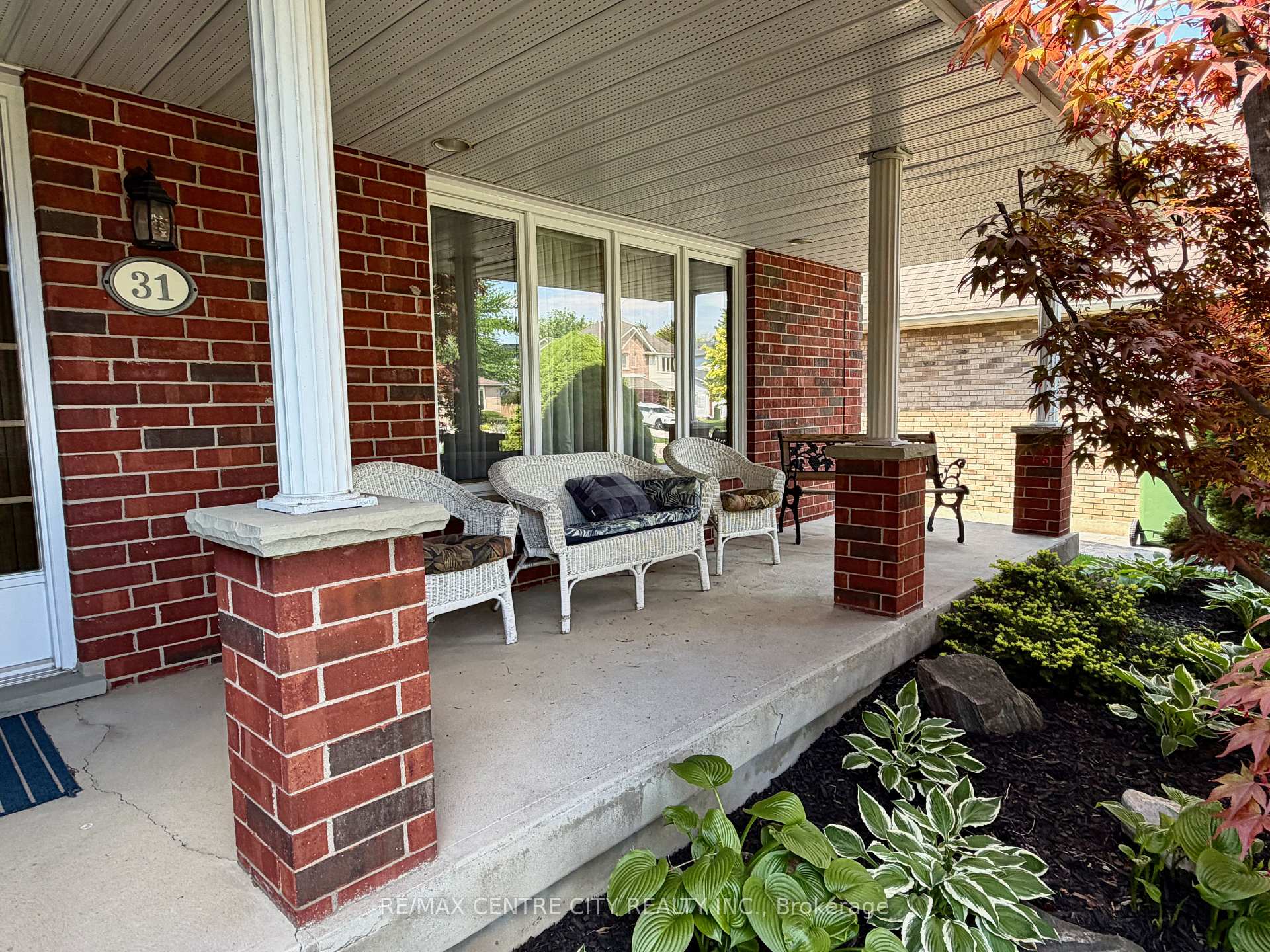 31 Cavanaugh Crescent, St. Thomas — photo 4 of 5