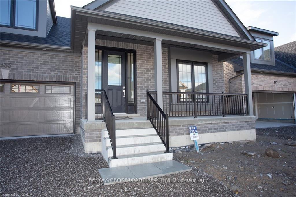 535 Macintosh Grove, Peterborough — photo 3 of 5