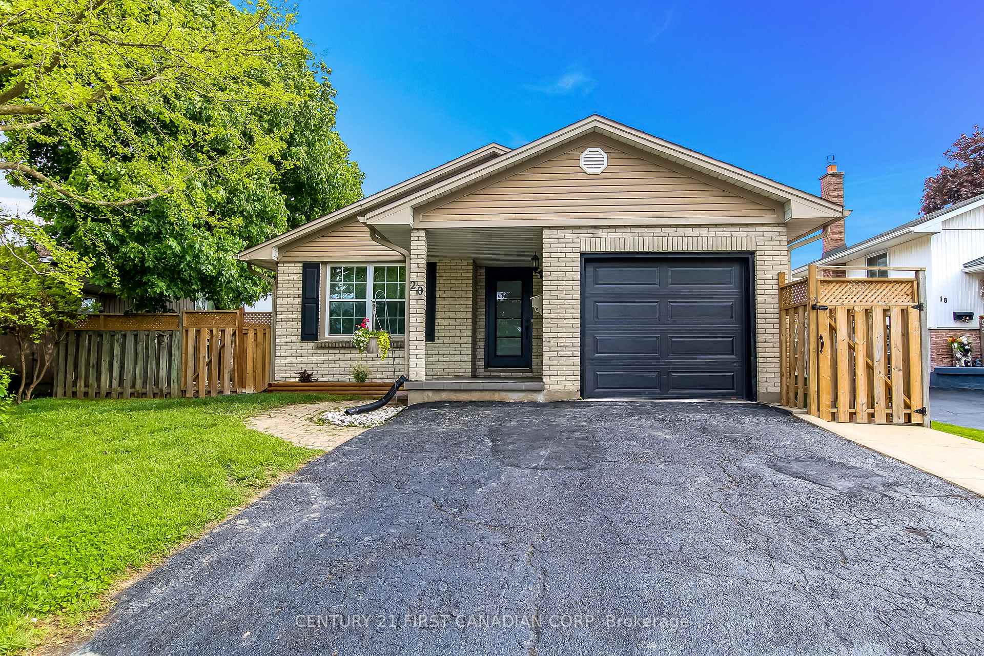 20 Renny Crescent, London South, ON N6E 2C5 — London South, Ontario