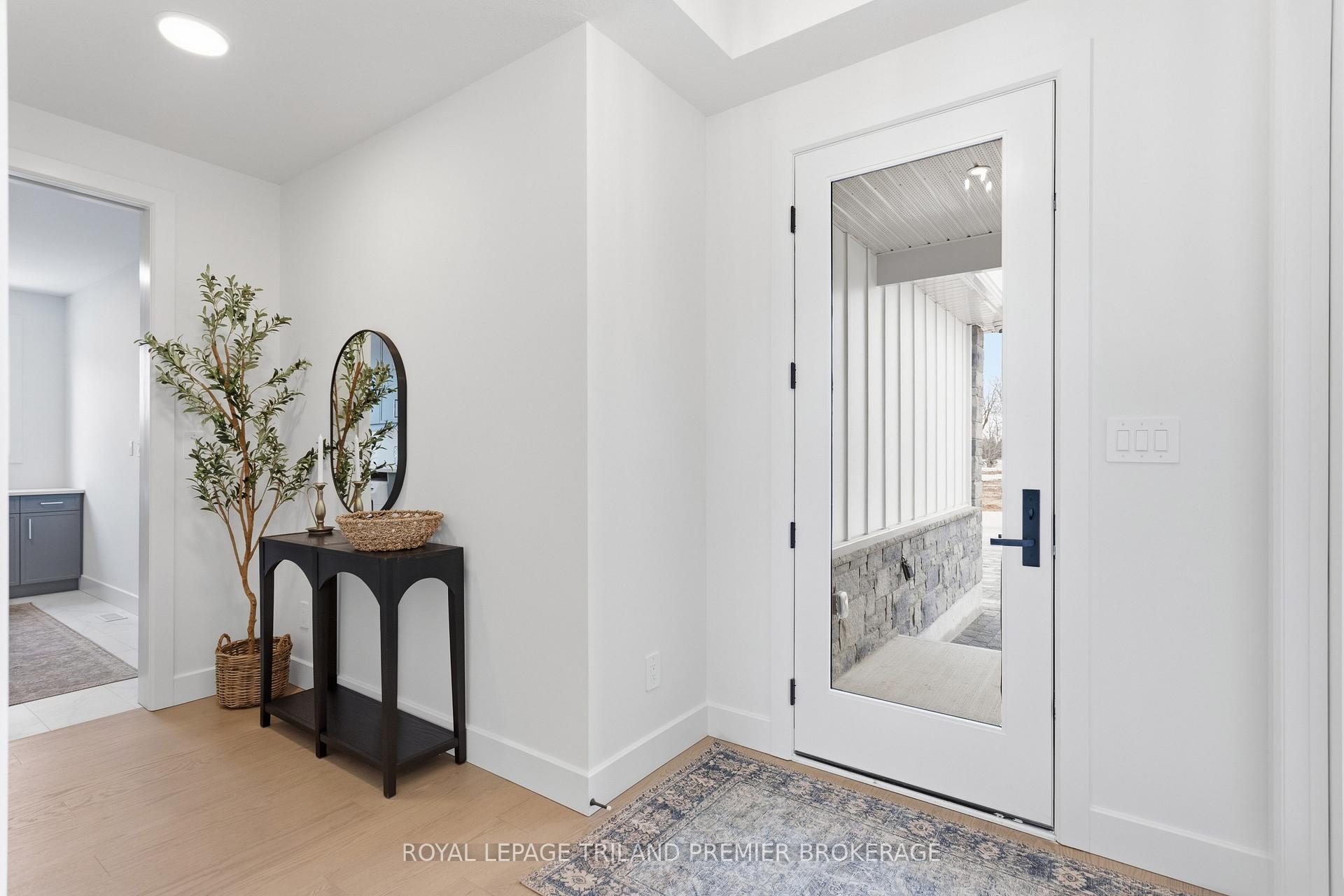 108 DEARING Drive, South Huron — photo 3 of 5