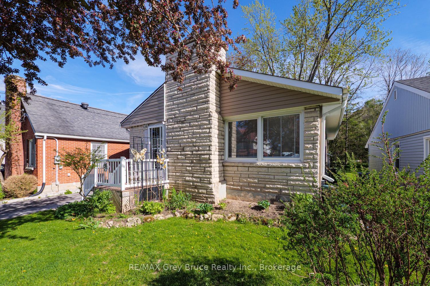 129 W 3rd A Street W, Owen Sound — photo 2 of 5