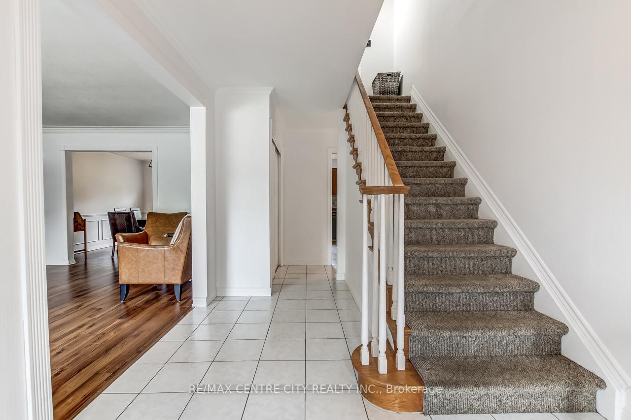 10 Runnymede Crescent, London North — photo 5 of 5